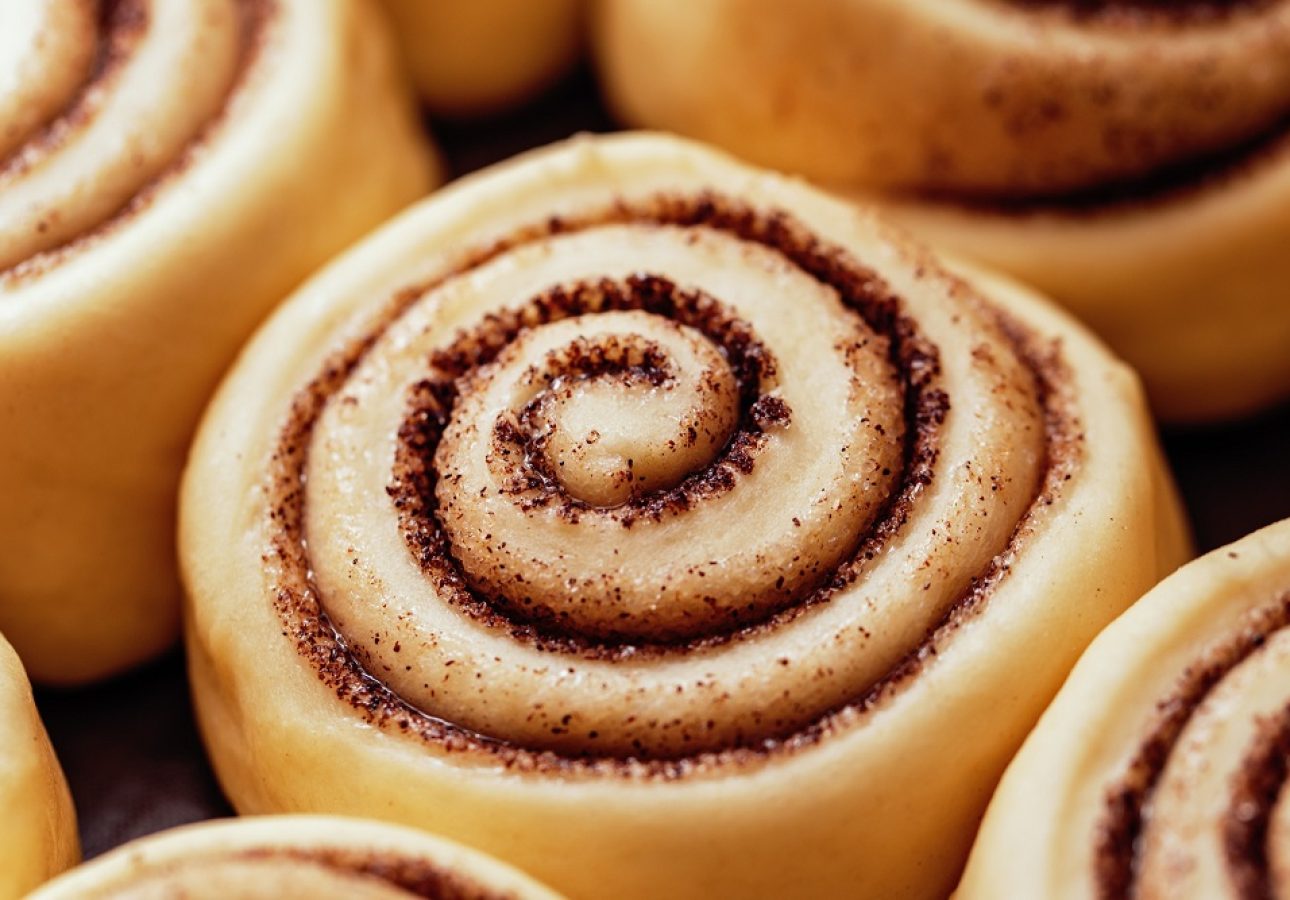 Cinnamon Rolls alla zucca glassati con sciroppo d'acero