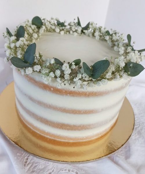 Nude cake decorata con nebbiolina ed eucalipto @Scatti_gustosi