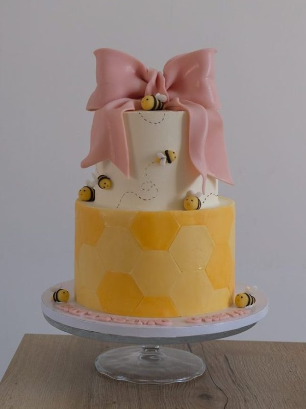 Torta a due piani con api e fiocco - Dolci di Brunina - Varese