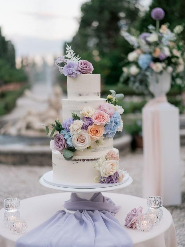 Torta a piani con fiori Cake Studio Dolci Creativi