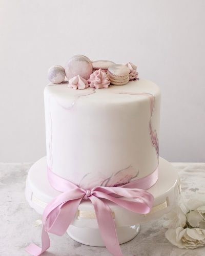 Torta bambina con fiocco