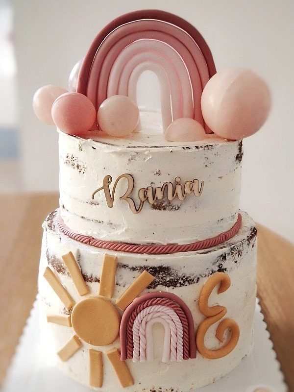 Torta di Compleanno bambina a Tema, decorata con sole e arcobaleno - Caramello Salato Lab