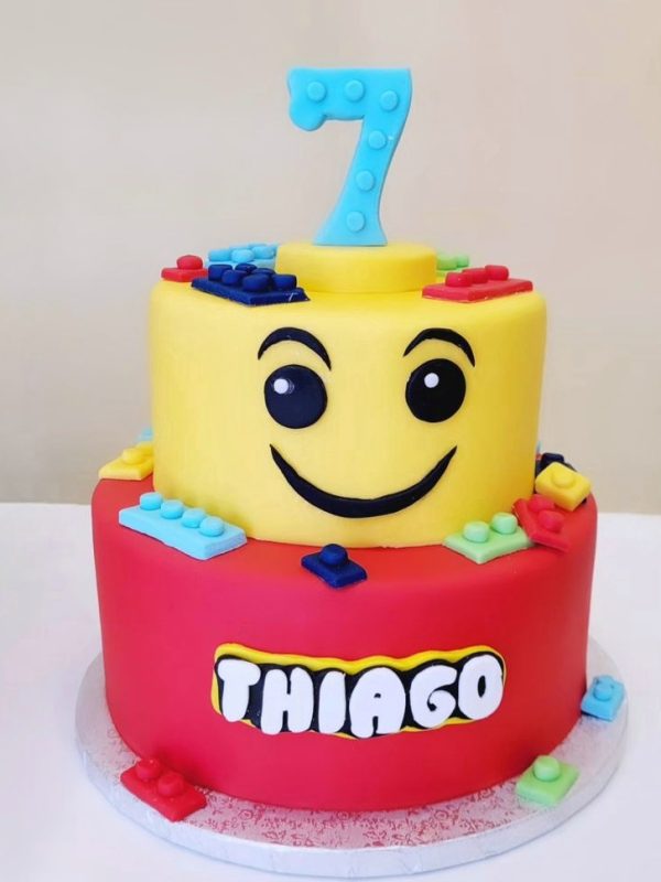 Torta di compleanno a tema lego - Le dolcezze di Liz