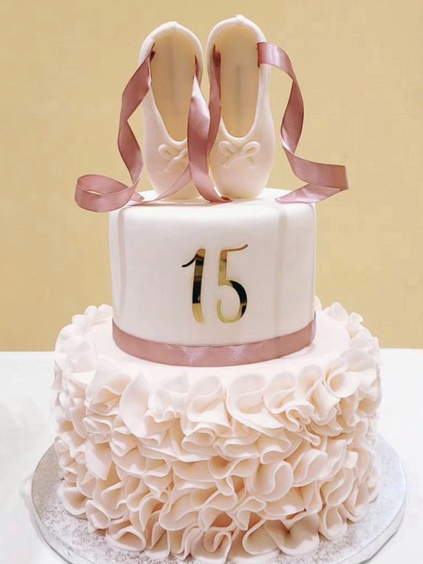 Torta di compleanno bambina a tema danza - Le dolcezze di Liz