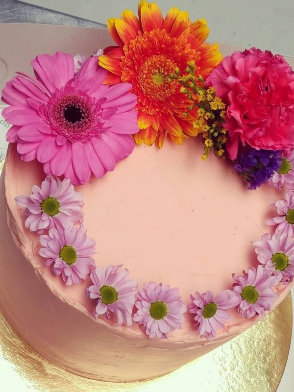 Torta rosa con fiori Crave Food Bakery Udine