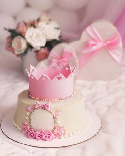 Torta rosa con corona per bambina - Torte Personalizzate per Eventi
