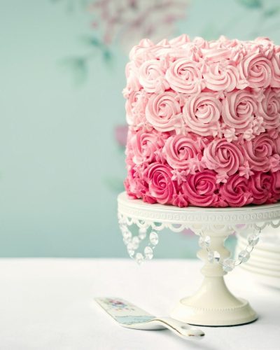 Torta ombreggiata di rose rosa - Torte Personalizzate per Eventi